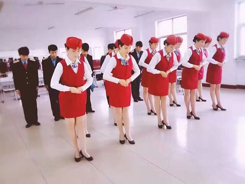 女生報(bào)石家莊東華鐵路學(xué)校學(xué)什么好？