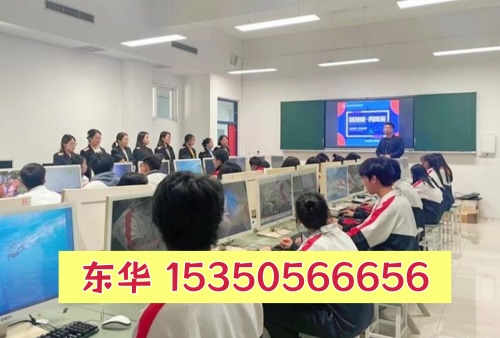 石家莊東華鐵路學(xué)校有校服嗎？平時讓穿校服嗎？